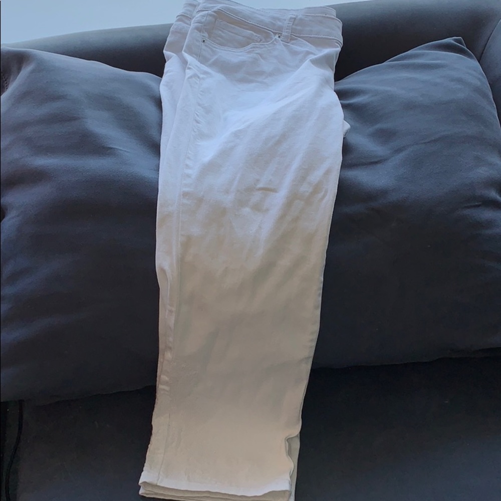 Dress Barn white denim cropped pants NWOT!